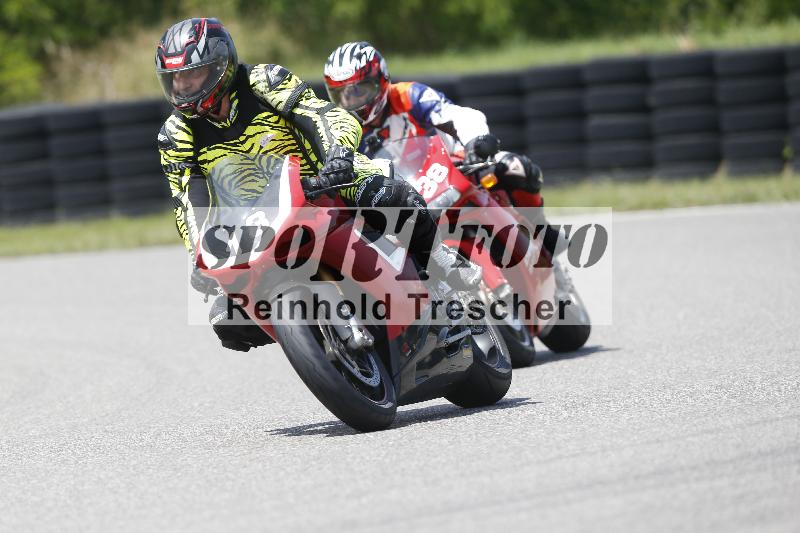 /27 12.06.2025 Ducati Schweiz Trackday Warmup  ADR/blau-bleu/13